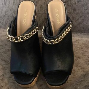 SHOEDAZZLE Black Skylaa Wedges Faux Leather wedge heel sandals SZ 10